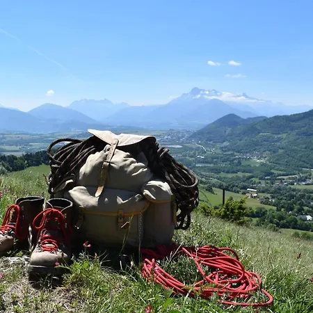 Au Clair Matin ,la Mure, Les Passerelles Monteynard Hébergement de vacances Pierre-Chatel